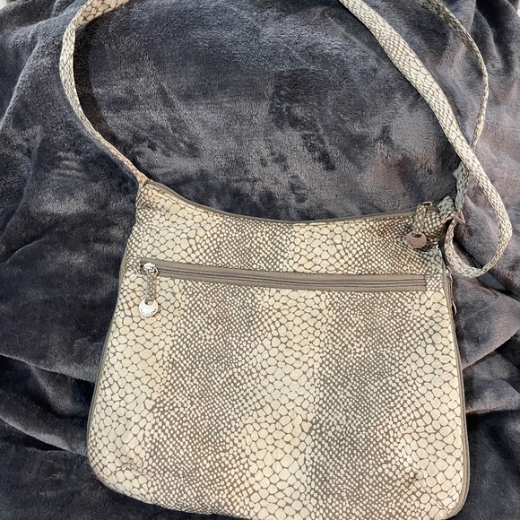 Travelon Greige Snakeskin Travelon Large RFID Bag - Picture 3 of 14